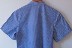 CAMISA LISTRADA MANGA CURTA (P) - Rediscover Brechó - Moda Circular e Atemporal