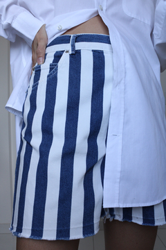 SHORTS JEANS LISTRADO (42) - Rediscover Brechó - Moda Circular e Atemporal