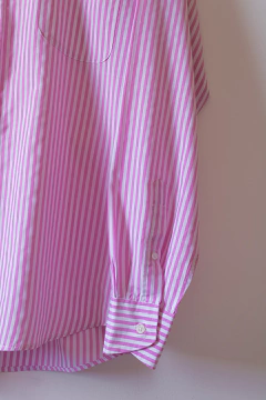 CAMISA LISTRADA (VESTE P ao G) - Rediscover Brechó - Moda Circular e Atemporal