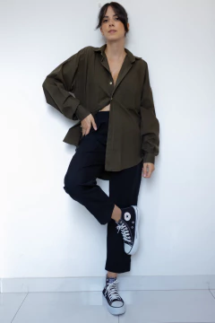 CAMISA VERDE MILITAR (M/G) - Rediscover Brechó - Moda Circular e Atemporal