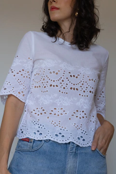 BLUSA BRANCA EM LAISE (P) - comprar online
