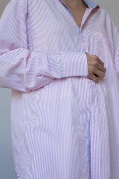 CAMISA LISTRADA ROSA E BRANCO (G) - Rediscover Brechó - Moda Circular e Atemporal