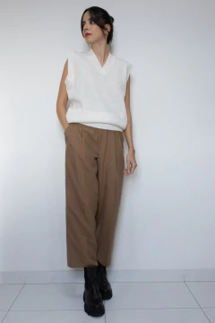 COLETE TRICÔ OFF WHITE (M/G) - Rediscover Brechó - Moda Circular e Atemporal