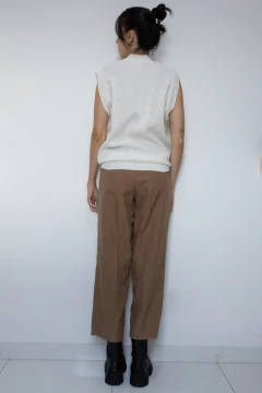 COLETE TRICÔ OFF WHITE (M/G) na internet