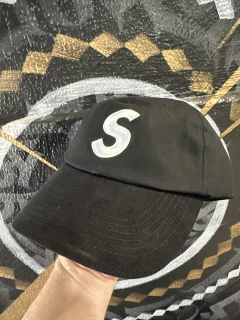 Boné Supreme Dad hat Logo S Preto
