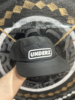 Boné Five Panel Underz com Logo Frontal Ajustável Preto