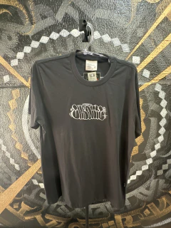 Camiseta Chronic Preto Logo Tag Bordado Esp. 15 Anos 4654
