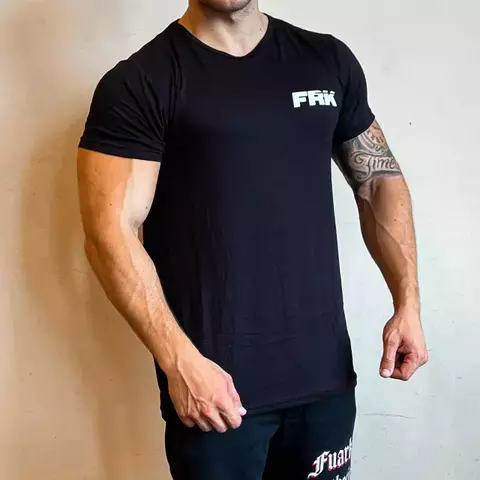 REMERA PERFORMANCE SHADOWSELF BLACK