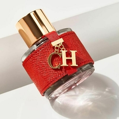 INSPIRADO EM CAROLINA HERRERA na internet
