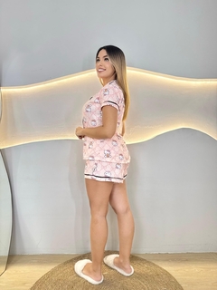 Americano curto Hello kitty na internet