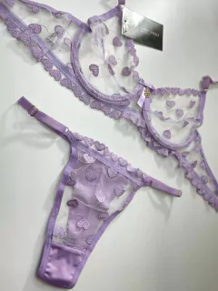 Conjunto Love me na internet