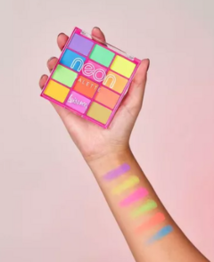 L3112 Paleta De Sombras 12 Cores Neon Palette Luisance - Box C/12pçs - Jony Cosmeticos