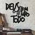 Quadro decorativo em MDF com a frase "Deus é bom o tempo todo", ideal para ambientes como quartos e salas.