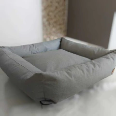 Cama Pet Impermeável Classic Patas Cinza mescla Lisato - comprar online