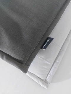 Colchonete Portátil- Cama Prática para Pets Patas. Grafite e Gray. na internet