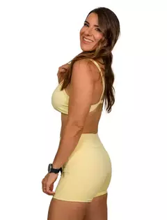 SHORTS EMPINA BUMBUM AMRAP AMARELO - comprar online