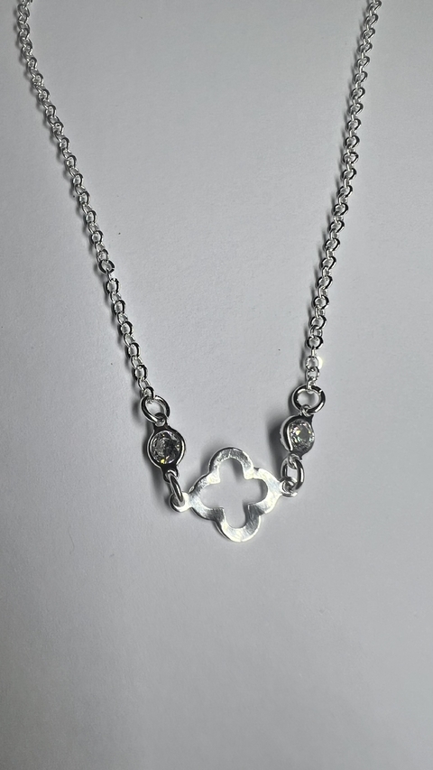 Corrente choker inspiração vancleef trevos vazados - comprar online