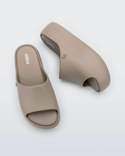 Melissa Free Platform Slide - Bege Escuro - comprar online