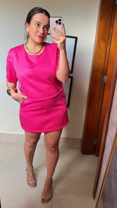 CONJUNTO SHORT SAIA E BLUSA COM MANGA ALFAIATARIA - comprar online