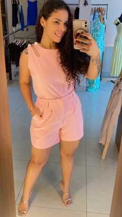 CONJUNTO DE SHORT COM BLUSA DETALHE DE BOTÃO NO OMBRO