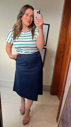 BLUSA COM LISTRA FINA E MANGA DOBRADA