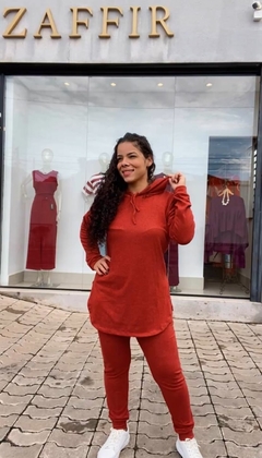CONJUNTO CALÇA LANZINHA E BLUSA MANGA LONGA COM CAPUZ