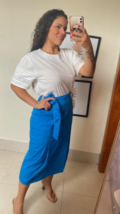 BLUSA COM DETALHE NA MANGA na internet
