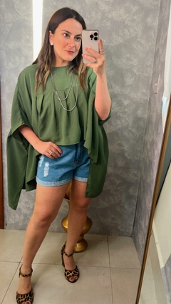 BLUSA BATA LONGA ATRAS E CURTA NA FRENTE