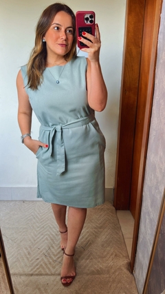 VESTIDO DE LINHO COM BOLSO E CINTO