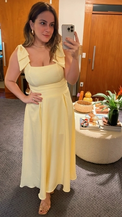 VESTIDO COM AMARRAÇÃO NA ALÇA - comprar online
