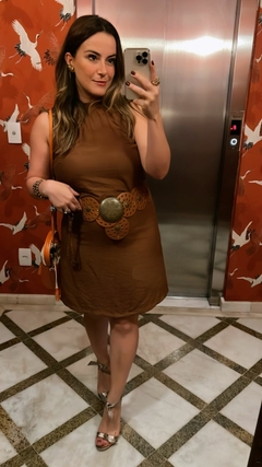 VESTIDO FRENTE UNICA E AMARRAÇÃO NO PESCOÇO