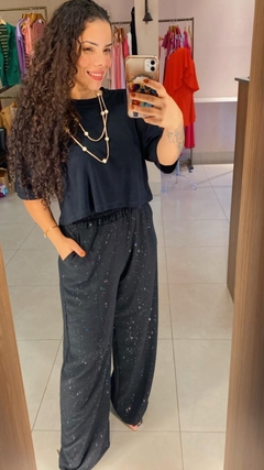BLUSA LISA COM MANGA CURTA ACOMPANHA COLAR