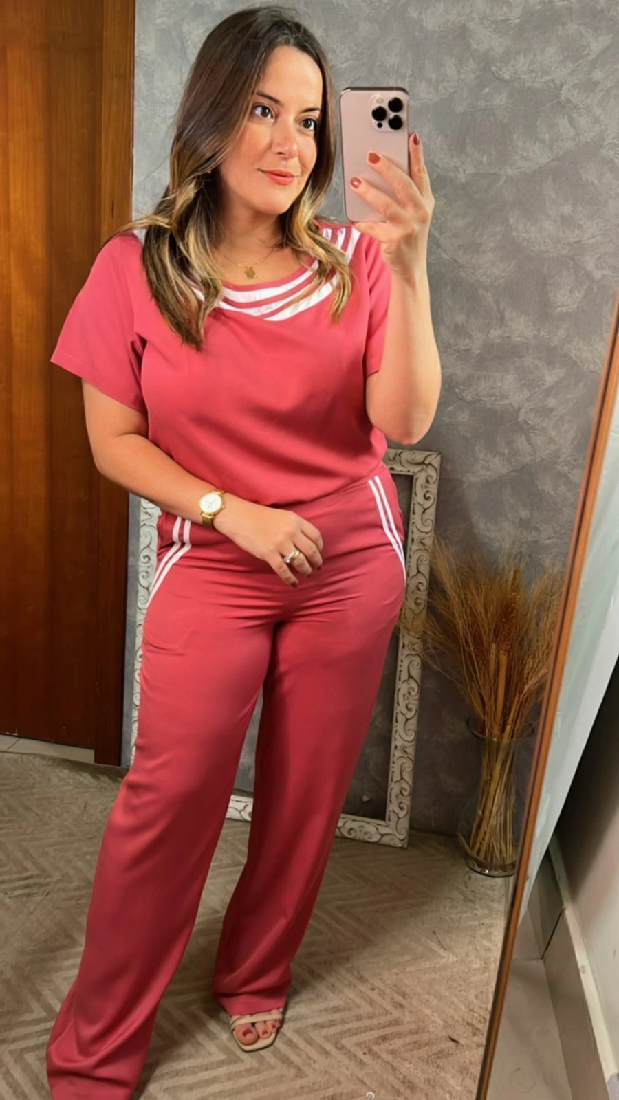CONJUNTO DE CALÇA TARJADO DETALHE EM LISTRA NA BLUSA E CALÇA