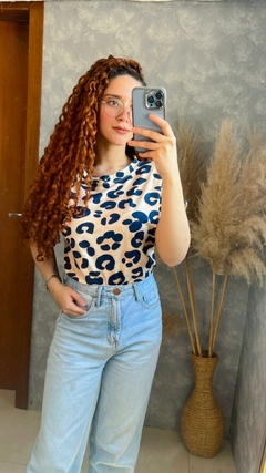 BLUSA MANGA DOBRADA ONÇA - comprar online