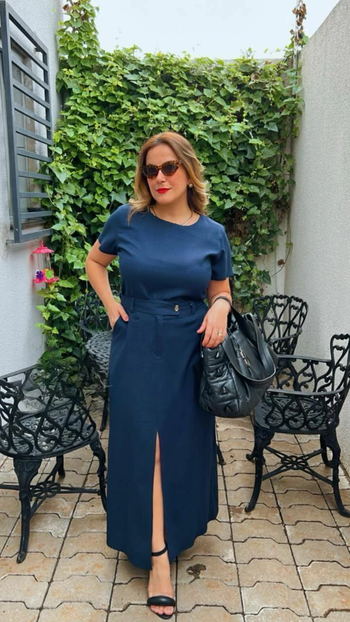 CONJUNTO BLUSA COM MANGA E SAIA FENDA DE LINHO