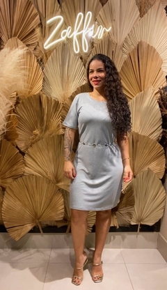 VESTIDO LISO CURTO COM MANGA na internet