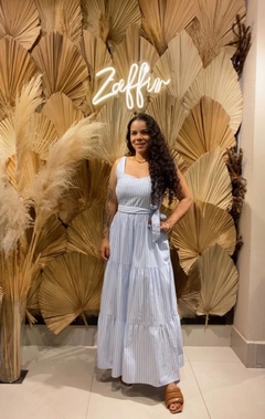 VESTIDO LISTRADO COM FAIXA PARA AMARRAÇÃO NA CINTURA - comprar online