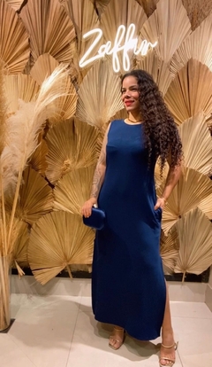 VESTIDO LONGO REGATA COM BOLSO E FENDA LATERAL - comprar online