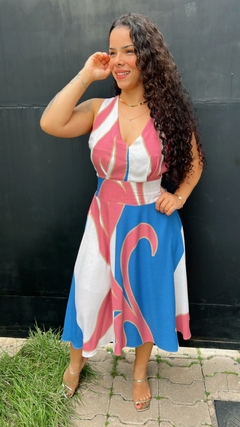 VESTIDO ESTAMPADO COM FENDA NAS COSTAS - comprar online