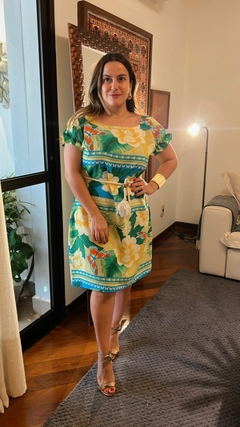 VESTIDO ESTAMPADO CURTO COM ELÁSTICO NA MANGA - loja online