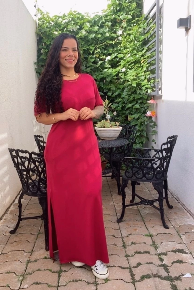 VESTIDO LONGO DE MANGA COM BOLSO E FENDA LATERAL