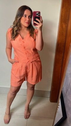 CONJUNTO DE SHORT E COLETE na internet