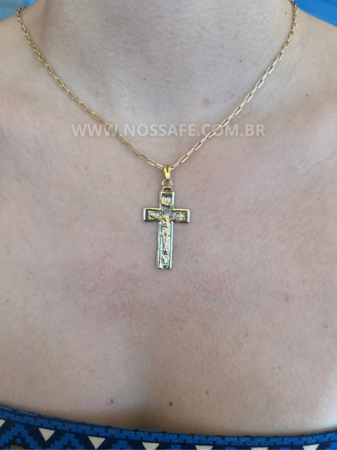 Colar Crucifixo Sagrado Banhado a Ouro