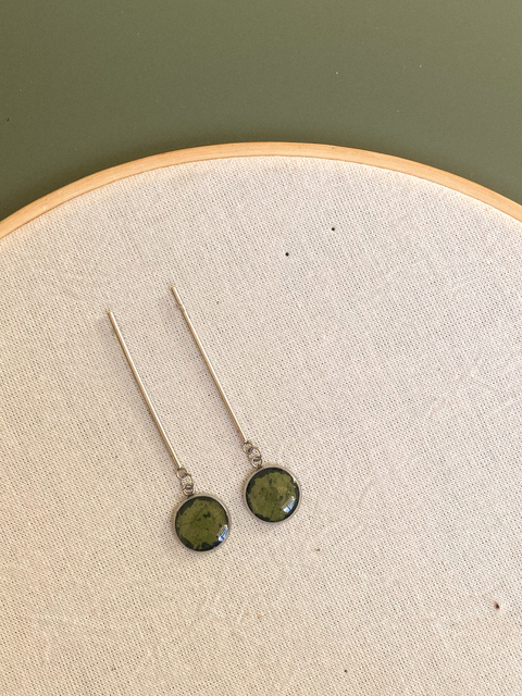 Brinco Alongado de Folha de Eucalipto - comprar online