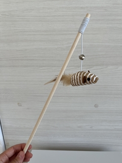 Varita de madera con Ratoncito para gato en internet