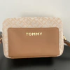 TOMMY HILFIGER - Bolsa Transversal Monograma e logo dourado