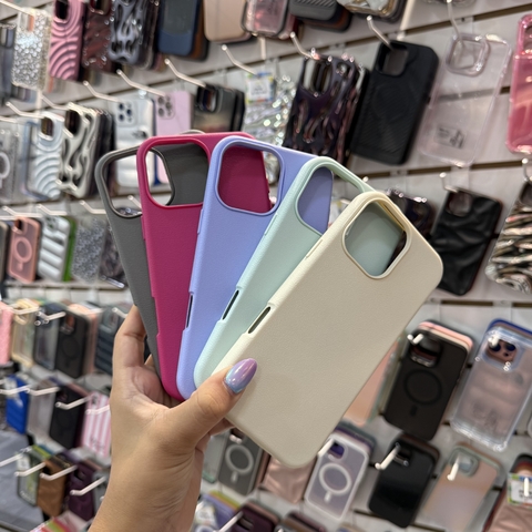 CASE SMIL CUERO COLOR IP 16 Pro Max - comprar online