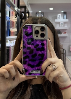 CASE ESTAMPADA IP 16 Pro en internet