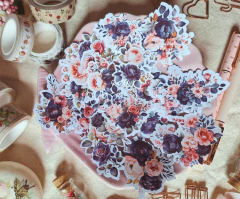 Flores em tons de azul escuro e pêssego - La Délicatesse