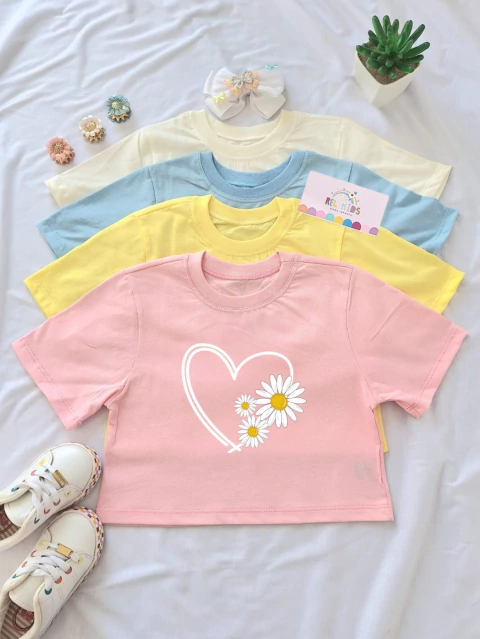CROPPED ALGODÃO INFANTIL COM DTF CORAÇÃO 3 MARGARIDA - comprar online